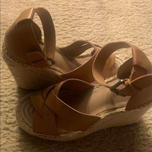 Abound tan summer wedges.